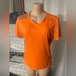 adidas women's performance short-sleeve V-neck t-shirt with Climachill Large top